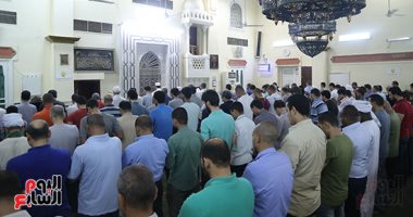 قناة الحياة تنقل صلاة التراويح من مسجد الحسين