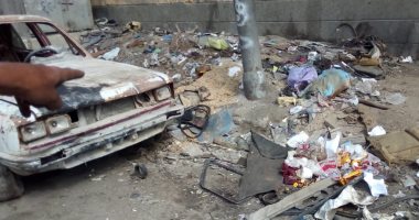 شكوى من وجود سيارة مجهولة وتراكم القمامة بشارع الخديوي بالإسكندرية