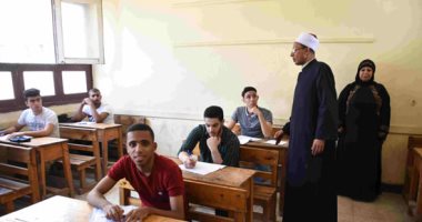 اليوم طلاب القسم العلمى بالثانوية الأزهرية يؤدون امتحانى البلاغة والإستاتيكا