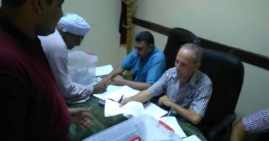 صور.. إقبال ملحوظ على الانتخابات العمالية بمحاكم ونيابات البحر الأحمر 