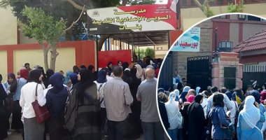 صور.. اللغة العربية ترسم البسمة على وجوه طلاب الثانوية العامة فى أول أيام الامتحانات بالمحافظات.. حالات إغماء بالجملة بين الطلاب والمراقبين.. أول تسريب للامتحان بالمنوفية.. وضبط حالات غش مختلفة داخل اللجان
