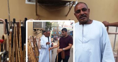 صور.."الشومة والنابوت" فى قنا .. من استخدام الفتوات إلى حملها للوجاهة والاتكاء.. استخدمها أبناء المحافظة فى موقعة البارود وتسببت فى غرق الأسطول الفرنسى.. أحد البائعين بمركز قوص: تلقى رواجا فى مسابقات التحطيب