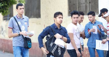 إصابة طالبة بحالة إغماء داخل لجنة فى بنى سويف