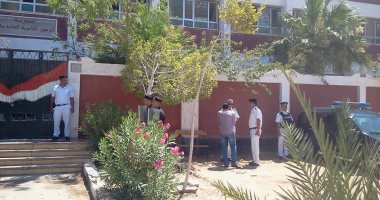 صور .. مساعد مدير أمن جنوب سيناء يتفقد لجان الثانوية العامة بطور سيناء