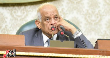 الحكومة توافق على طلب البرلمان توفير 4 مليارات جنيه زيادة فى مرتبات الموظفين - صور