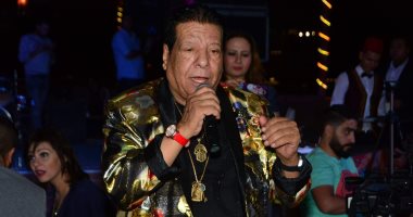 صور.. شعبان عبد الرحيم يتألق فى إحدى الخيم الرمضانية