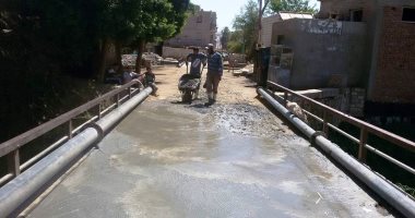 صور.. بدء فى أعمال ترميم وصيانة كوبرى شيخون بمركز أخميم فى سوهاج