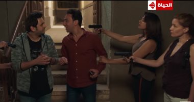 الحلقة 18 من مسلسل "ربع رومى".. القبض على خاطر و سلام من قبل تاجر مخدرات  
