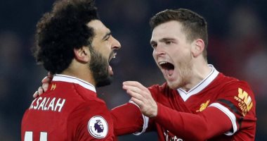 روبرتسون يداعب محمد صلاح في تدريبات ليفربول