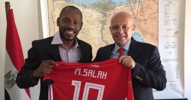 سفير مصر بأنجولا يستضيف جيلبرتو للترويج لمشاركة منتخب مصر بكأس العالم