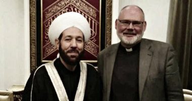 قس لـ"التايمز": "الخوذ البيضاء" تركت الطفل عمران متألما للإضرار بالأسد
