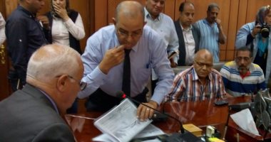محافظ بورسعيد لمزارعى سهل الطينة: هدفنا الحفاظ على حقوق الدولة وتنمية سيناء