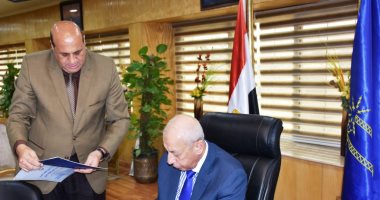 محافظ أسوان يعتمد قواعد تنسيق قبول طلاب الإعداديه بالثانوية العامة