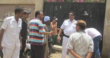 صور.. أولياء الأمور بالأقصر يتوجهون بأبنائهم للجان امتحانات الثانوية