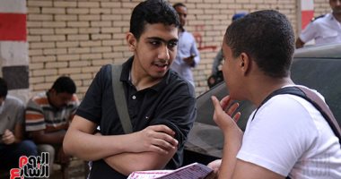 الشرطة تصرف أولياء الأمور من محيط اللجان بعد بدء امتحان الإحصاء للثانوية العامة