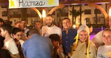 صور ..كريم بنزيما يحتفل بعيد ميلاد حمزة نجل كامل أبو على فى الغردقة 