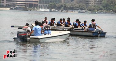 انطلاق حملة "شباب بتحب مصر" لتنظيف نهر النيل بالقاهرة من المخلفات - صور