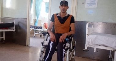 صور.. مأساة شاب مصاب بشلل نصفى يعيش وحيدا ويحتاج مشروع وعلاج بالشرقية