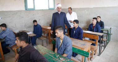 بدء امتحان مادة التفاضل والتكامل لطلاب القسم العلمى بالثانوية الأزهرية