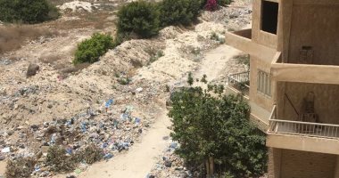 شكوى من تأخر رفع القمامة بالإسكان الاجتماعى بالعاشر من رمضان