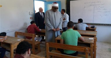 طلاب الثانوية الأزهرية بالوادى الجديد يؤدون أول يوم فى الامتحانات.. اليوم