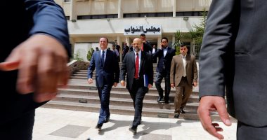 صور.. رئيس الوزراء الأردنى يغادر مجلس النواب فى إطار مشاورات تشكيل الحكومة