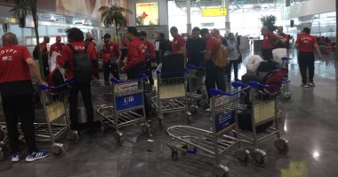 فيديو.. زوجات وأبناء لاعبى المنتخب الوطنى فى فندق الإقامة قبل السفر لروسيا