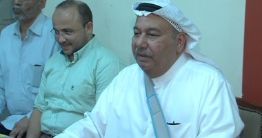 صور.. سفير الكويت يوزع مساعدات غذائية على أهالى قرية الكوم الأحمر بالجيزة