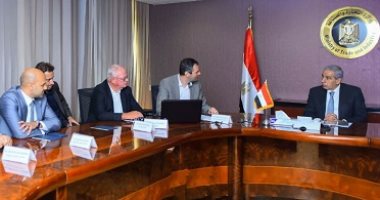 وزير الصناعة يبحث مع شركة عالمية إنشاء أول مصنع لإنتاج الجيلاتين فى مصر