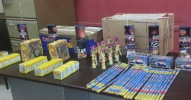 سقوط عامل قبل ترويجه 900 ألف صاروخ ألعاب نارية بعيد الفطر بالجمالية