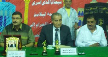 صور.. وزير التموين يكرم الفائزين بنهائى الدورة الرمضانية لنادى أبو كبير