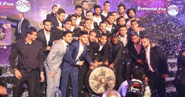 مجلس إدارة الأهلى ونجوم الفريق فى احتفالية نجمة الدورى الرابعة