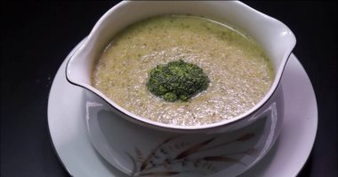 فطارك عندنا.. شوربة كريمة البروكلي بالشوفان