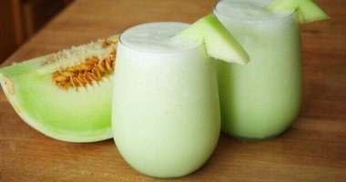 صحتك بالدنيا.. 10 أطعمة تساعد على تبريد جسمك فى الطقس الحار ونصائح لحماية كبار السن.. طرق تساعد فى ضبط نومك مع التوقيت الصيفى.. مخاطر النيتروجين فى الآيس كريم.. وهذه الوسائل الصحيحة لإطعام طفلك بدون ضغوط