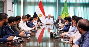 محافظ القليوبية يجتمع بشباب حى غرب شبرا لمناقشة مشاكل المدينة