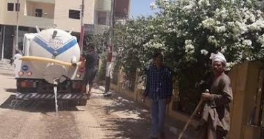 رفع 1800 طن قمامة ومخلفات بناء بمركز المنشأة فى سوهاج