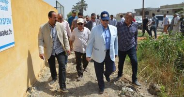 محافظ الإسماعيلية يتفقد مشروع صرف صحى قرية "الجزيرة" بالقنطرة غرب
