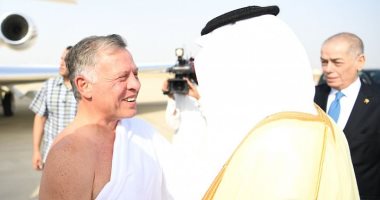 صور.. العاهل الأردنى يصل جدة للمشاركة فى قمة دعم بلاده ويؤدى مناسك العمرة 