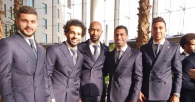 بعثة المنتخب تصل مطار القاهرة استعدادًا للسفر إلى روسيا