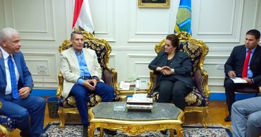صور.. محافظ البحيرة تلتقى وفد الإنتاج الحربى لإقامة المشروعات الخدمية