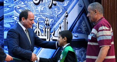 السيسي: نتوجه إلى الله فى ليلة القدر أن يحفظ وطننا الغالى من كل مكروه - صور
