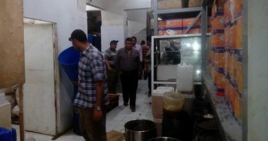 ضبط مصنع غير مرخص ينتج مستحضرات تجميل وزيوت نباتية بمواد محظورة بالمنصورة