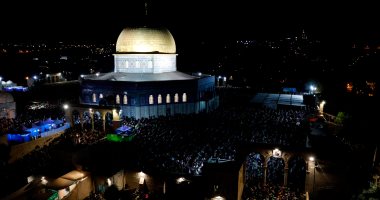 مستوطنون يعتدون بالضرب على طفل فلسطينى عقب صلاة العشاء