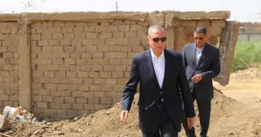 صور.. محافظ قنا يتفقد الأعمال الإنشائية بمحطة مياه أبو دياب