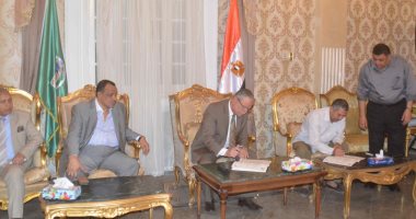 غدا.. محافظ المنيا يوقع الدفعة الرابعة لعقود تقنين أوضاع أراضى أملاك الدولة 