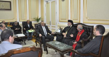 محافظ الجيزة يستقبل وفد من الكنيسة الكاثوليكية والإنجيلية لتقديم التهنئة بالعيد