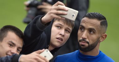 الجماهير تخطف الأضواء فى تدريبات منتخب المغرب قبل مواجهة إيران.. صور