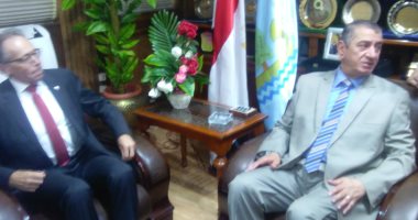 صور .. محافظ كفر الشيخ يستقبل سفير استراليا لوضع حجر أساس مصنع الرمال السوداء