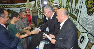 صور.. محافظ المنيا يُكرم المتميزين من حفظة القرآن الكريم بقرية البيهو