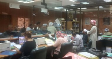 إقبال كثيف من المواطنين فى الساعات الأخيرة من مهلة تقنين أوضاع الأراضى